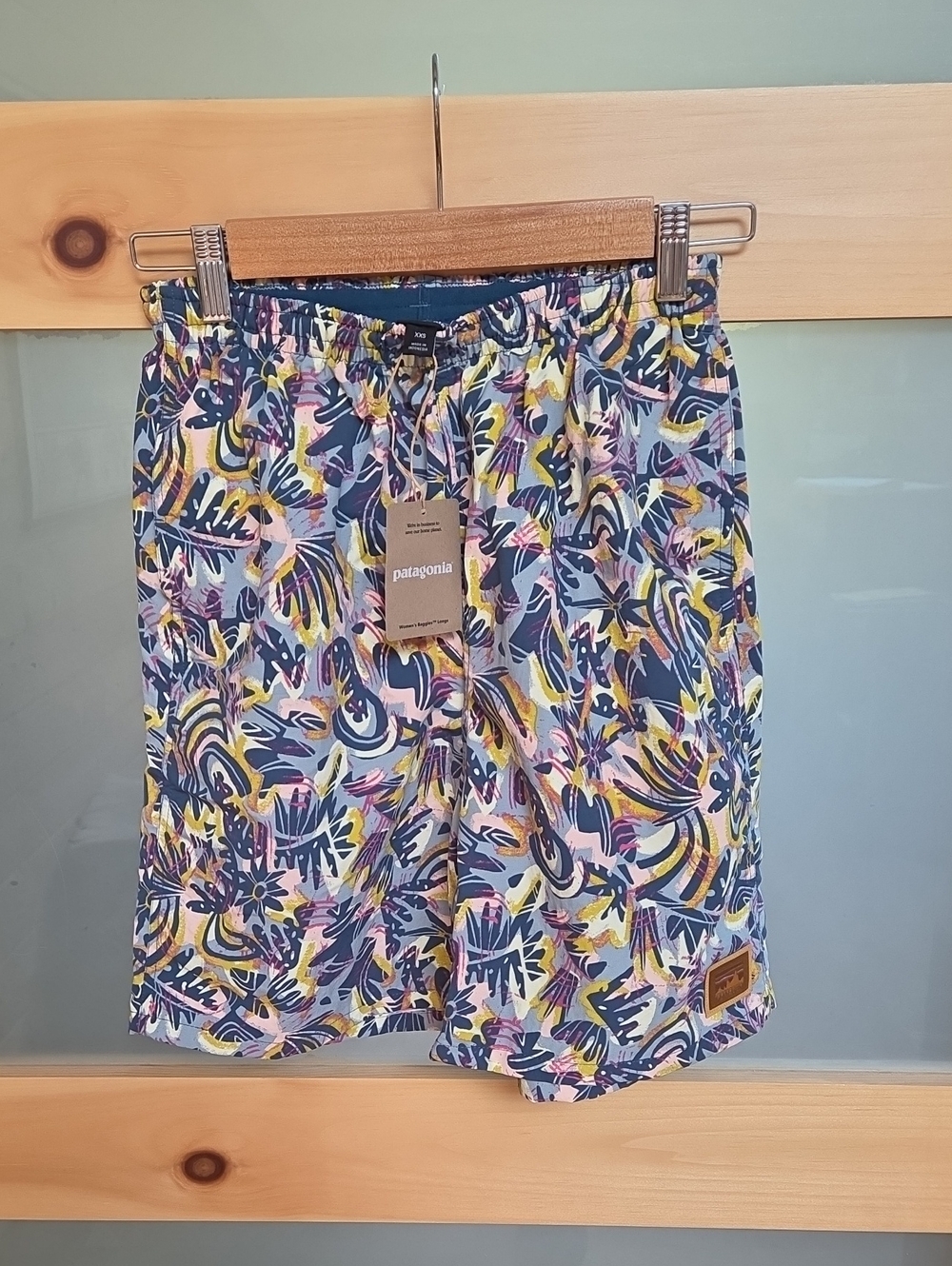 Patagonia Women’s Multicolor Printed 7" Inseam Baggies. XXS